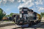 CSRR 1751 & a switcher on the left